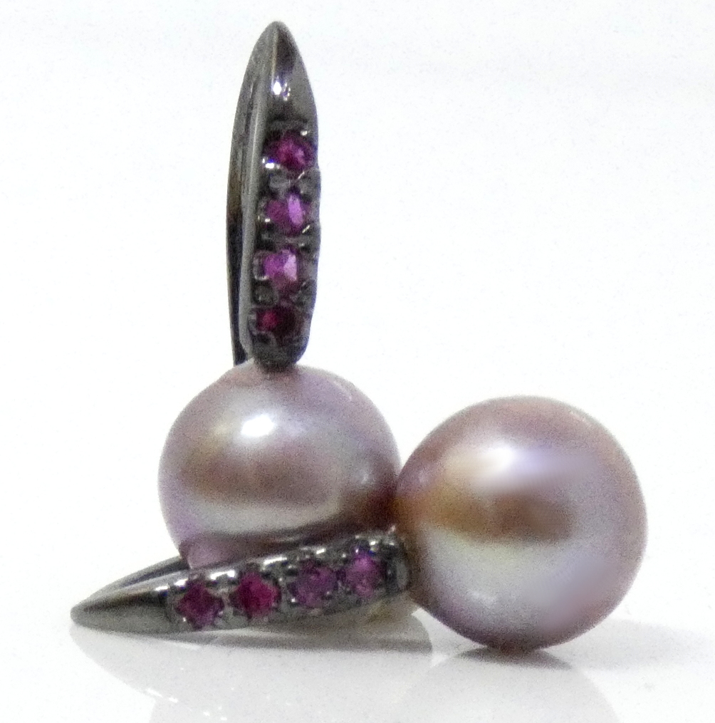 Pink Round Pearl Earring